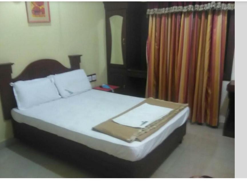Hotel Priya Chengannur ภายนอก รูปภาพ