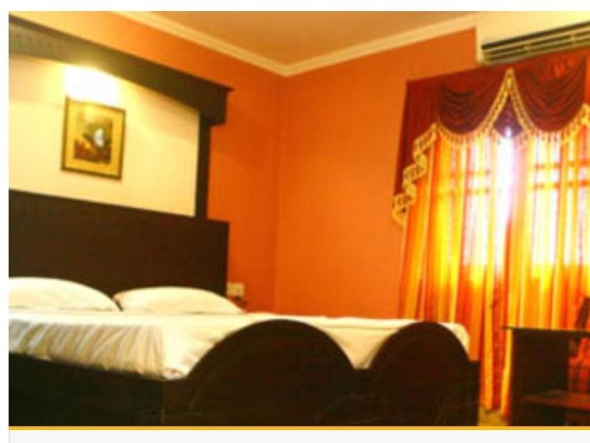 Hotel Priya Chengannur ภายนอก รูปภาพ